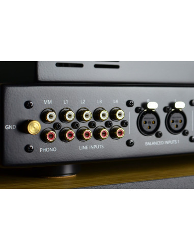 Qualiton Audio C200 Vacuum Tube Preamplifier
