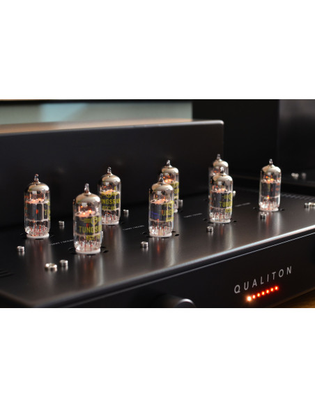 Qualiton Audio C200 Vacuum Tube Preamplifier